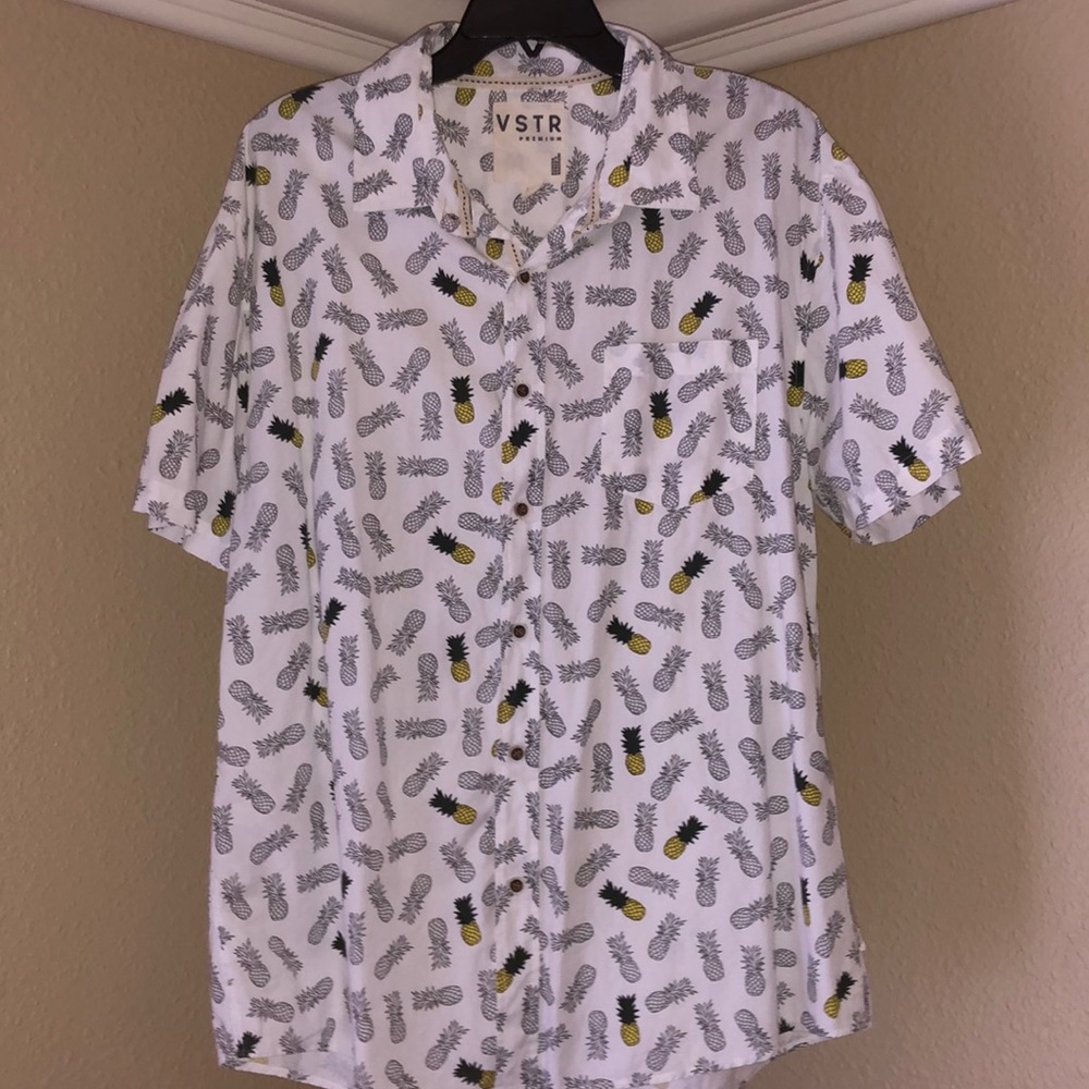 Used Pineapple short sleeve button up shirt